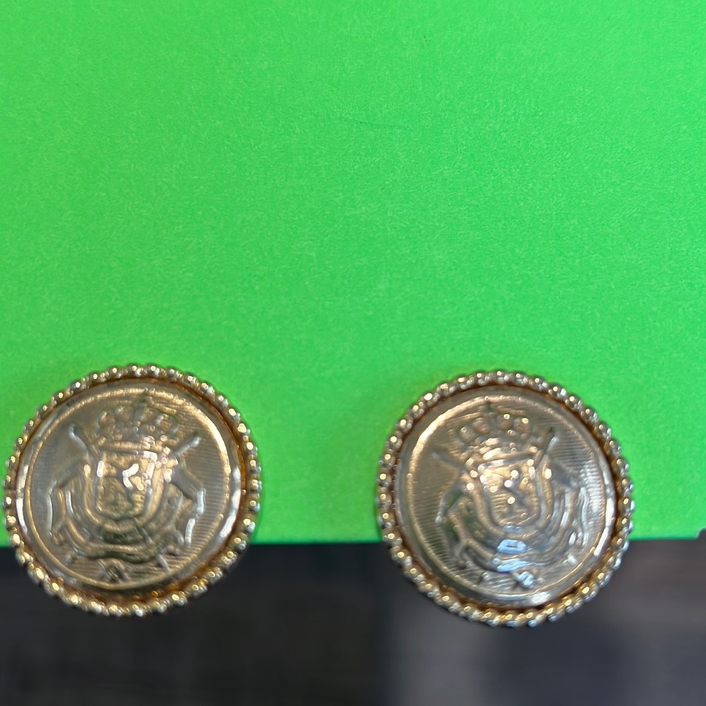 Clip earrings